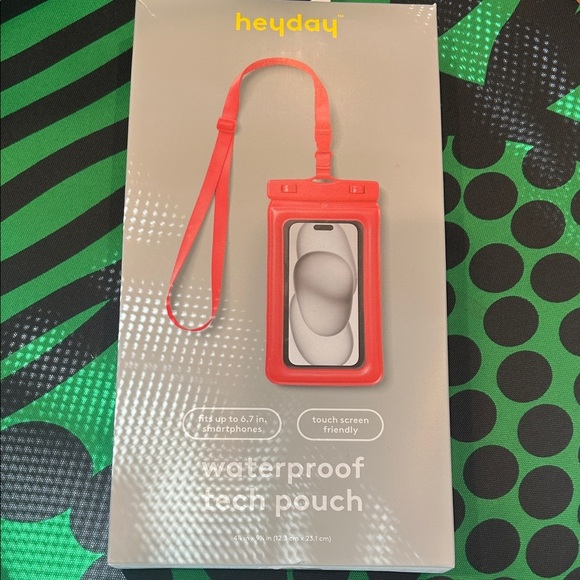 Heyday Waterproof Tech Pouch - Red touch screen friendly new in box - Picture 6 of 6